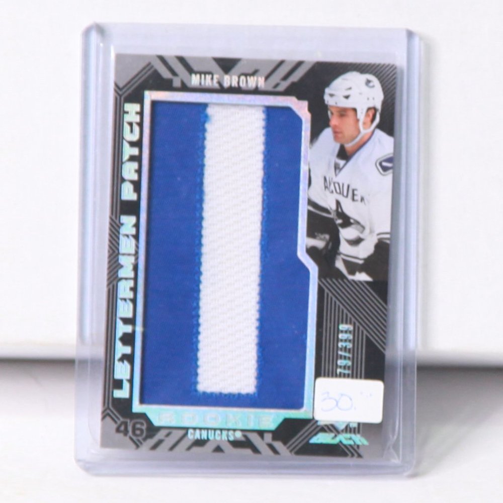 Mike Brown UD Black Lettermen Patch Card 2008/09 Vancouver Canucks 179/399
